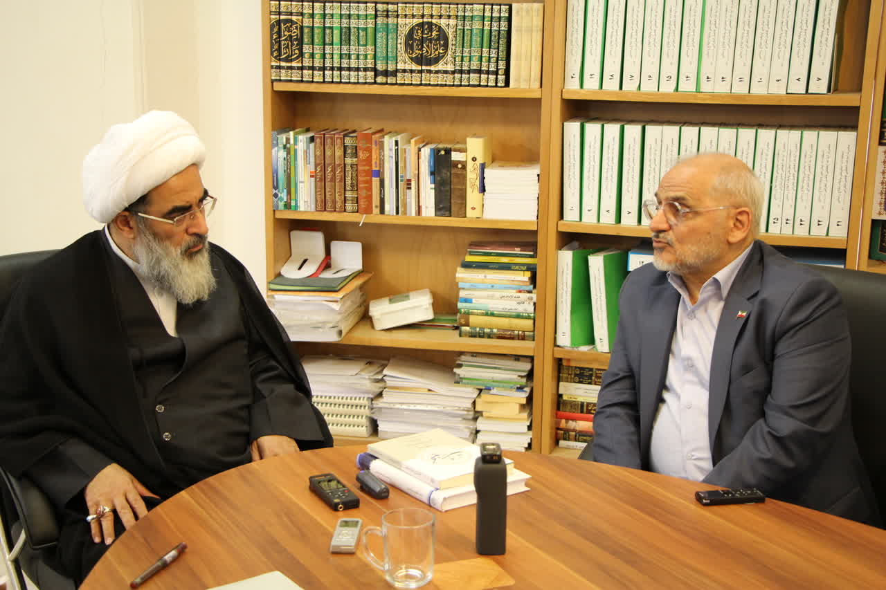 مردمی کردن اقتصاد، راه برون رفت از معضلات اقتصادی ایران است